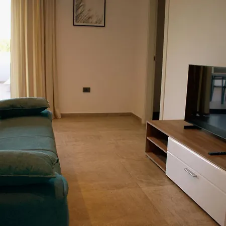 Leno Apartment *