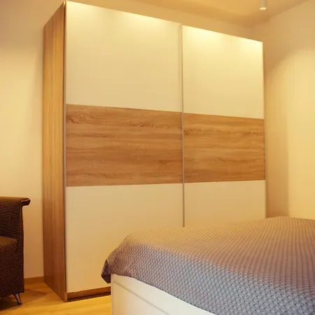 Apartment Leno *