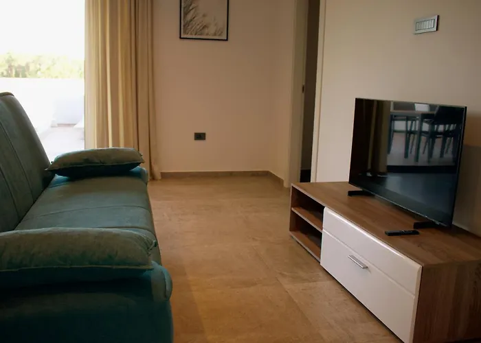 Leno Apartment *